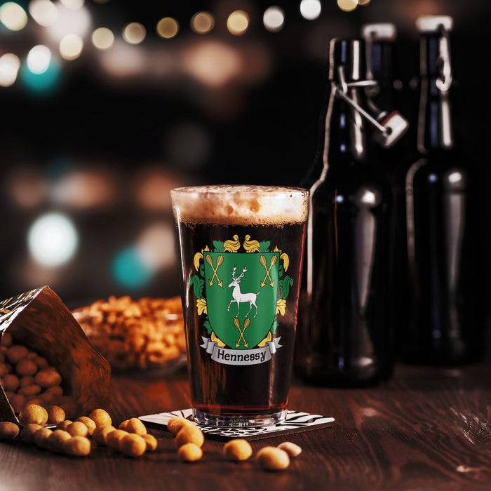 Hennessy Irish Family Crest Coat Of Arms 16oz Pint Glass - 7.62 Design