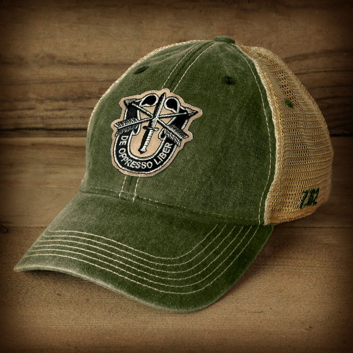 Army Logo Vintage Trucker Hat — Design